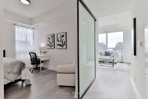 Photo 10 at 4806 - 108 Peter Street, Waterfront Communities C1, Toronto
