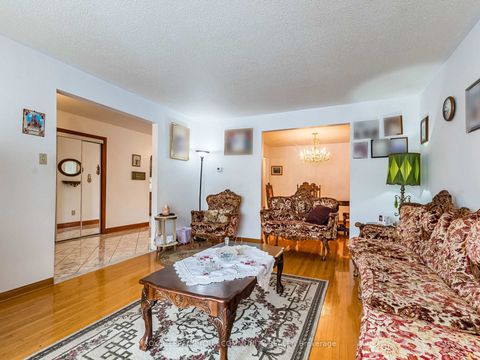 Photo 5 at 126 Spruce Avenue, South Richvale, Richmond Hill