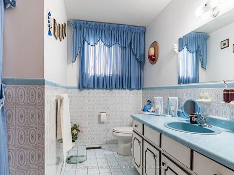 Photo 10 at 126 Spruce Avenue, South Richvale, Richmond Hill