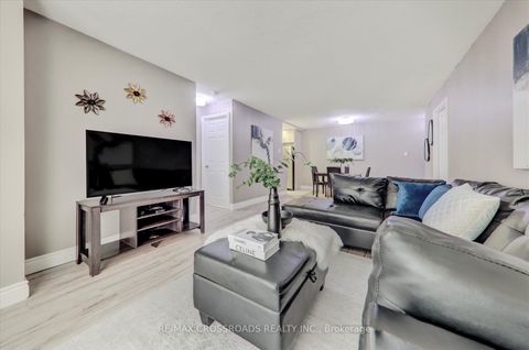 Photo 6 at 807 - 99 Blackwell Avenue, Malvern, Toronto