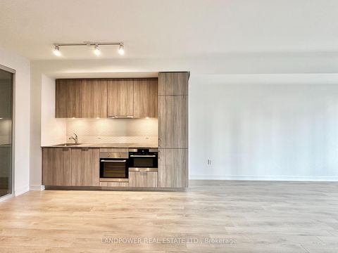 Photo 4 at 401 - 158 Front Street E, Moss Park, Toronto