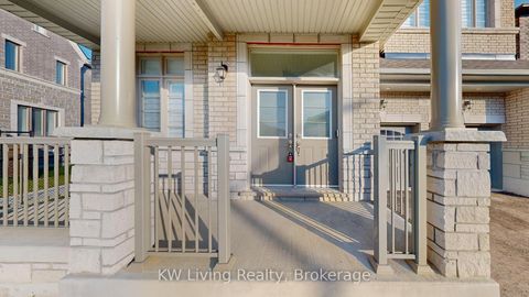 Photo 2 at 70 Current Drive, Rural Richmond Hill, Richmond Hill