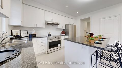 Photo 19 at 70 Current Drive, Rural Richmond Hill, Richmond Hill