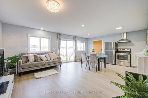 Photo 5 at 17 Willowbank Avenue, Oak Ridges Lake Wilcox, Richmond Hill