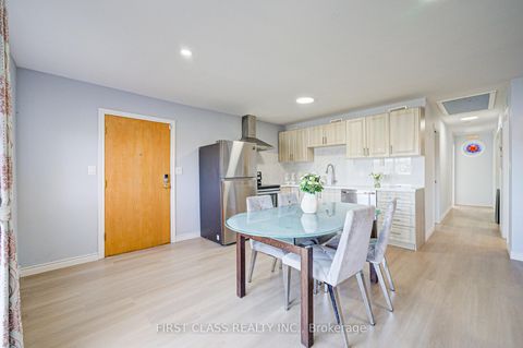 Photo 6 at 17 Willowbank Avenue, Oak Ridges Lake Wilcox, Richmond Hill