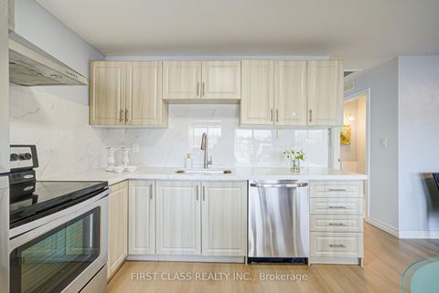 Photo 9 at 17 Willowbank Avenue, Oak Ridges Lake Wilcox, Richmond Hill