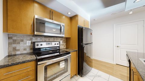 Photo 13 at 423 - 500 Doris Avenue, Willowdale East, Toronto