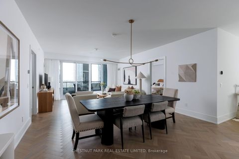 Photo 7 at 907 - 455 Wellington Street W, Waterfront Communities C1, Toronto