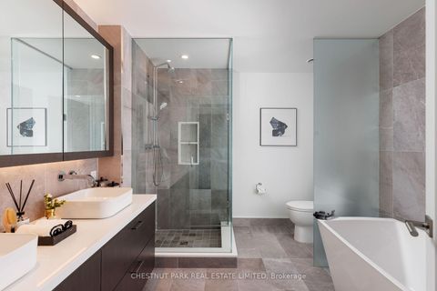 Photo 16 at 907 - 455 Wellington Street W, Waterfront Communities C1, Toronto