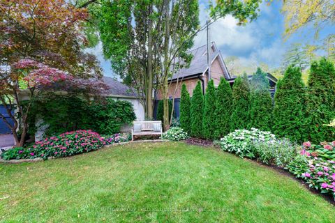 Photo 34 at 42 Brentwood Road N, Kingsway South, Toronto