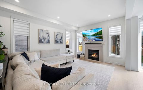 Photo 10 at 58 Bellefond Street, Kleinburg, Vaughan