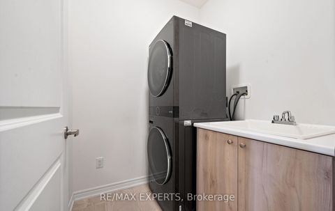 Photo 32 at 58 Bellefond Street, Kleinburg, Vaughan