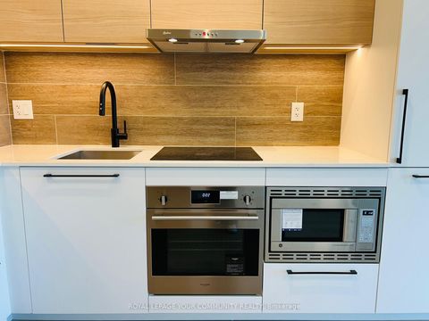 Photo 4 at 721 - 1050 Eastern Avenue, The Beaches, Toronto