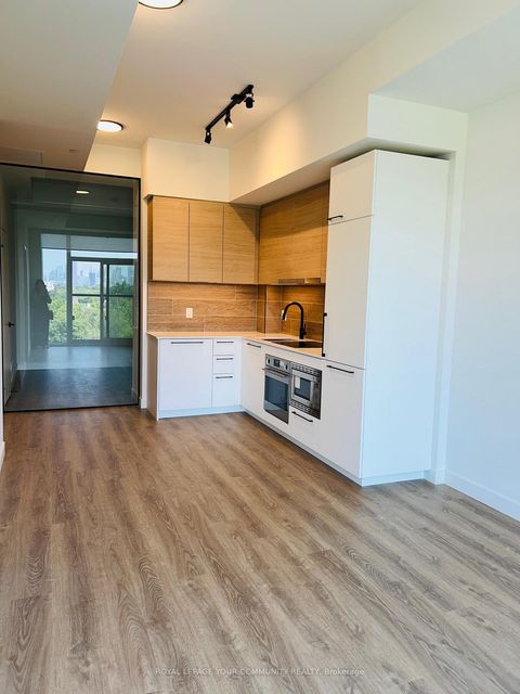 Photo 10 at 721 - 1050 Eastern Avenue, The Beaches, Toronto