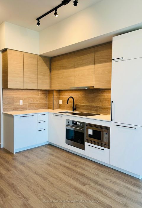 Photo 11 at 721 - 1050 Eastern Avenue, The Beaches, Toronto