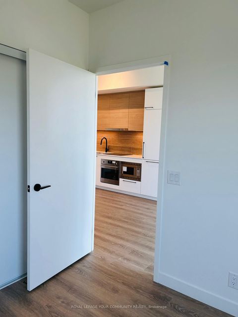 Photo 12 at 721 - 1050 Eastern Avenue, The Beaches, Toronto