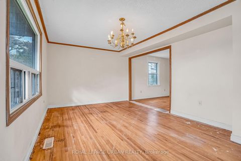 Photo 3 at 55 Merritt Road, Parkview, Toronto