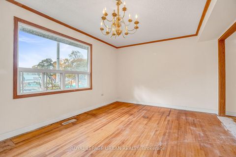 Photo 4 at 55 Merritt Road, Parkview, Toronto