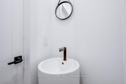 Photo 10 at 732 Adelaide Street W, Niagara, Toronto