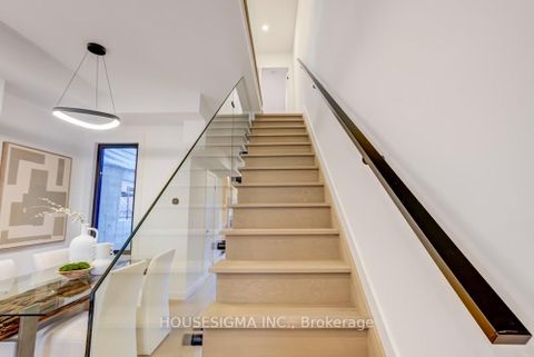 Photo 11 at 732 Adelaide Street W, Niagara, Toronto