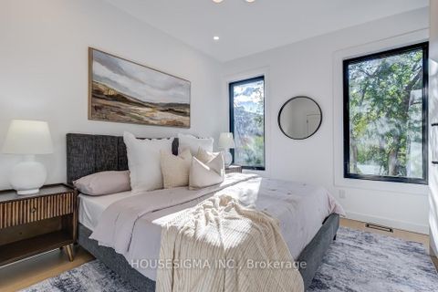 Photo 12 at 732 Adelaide Street W, Niagara, Toronto