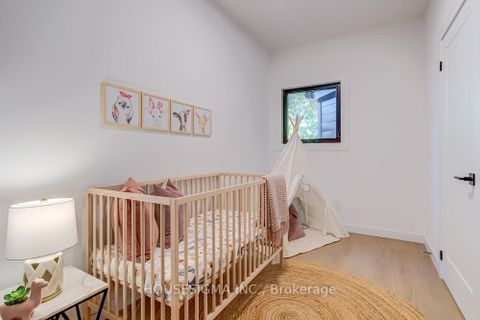 Photo 15 at 732 Adelaide Street W, Niagara, Toronto