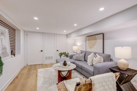 Photo 23 at 732 Adelaide Street W, Niagara, Toronto