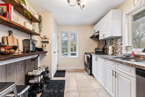 Photo 12 at 205 St Vincent Street, Wellington, Barrie