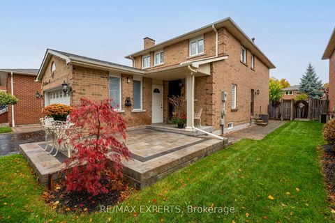 Photo 2 at 53 Mathewson Street, Maple, Vaughan