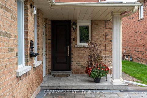 Photo 4 at 53 Mathewson Street, Maple, Vaughan