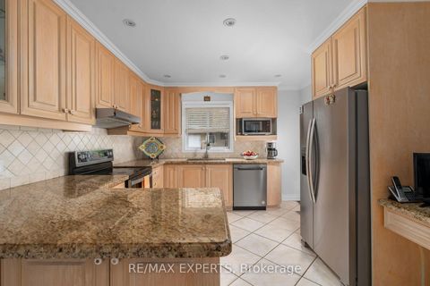 Photo 18 at 53 Mathewson Street, Maple, Vaughan