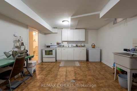 Photo 30 at 53 Mathewson Street, Maple, Vaughan