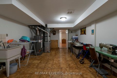 Photo 31 at 53 Mathewson Street, Maple, Vaughan