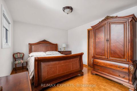 Photo 34 at 53 Mathewson Street, Maple, Vaughan