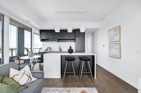 Photo 8 at 2814 - 5 Soudan Avenue, Mount Pleasant West, Toronto