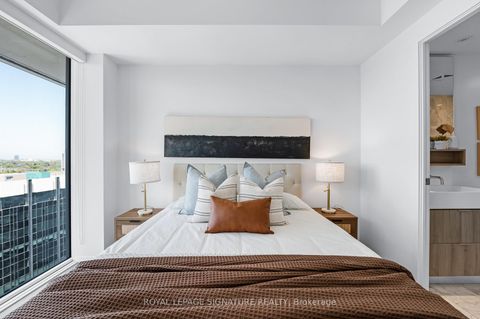 Photo 16 at 2814 - 5 Soudan Avenue, Mount Pleasant West, Toronto