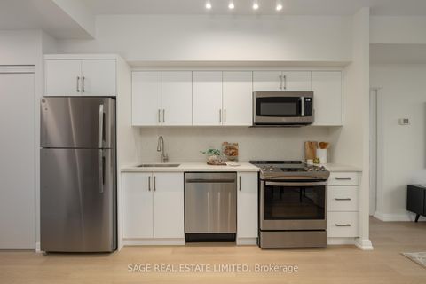 Photo 10 at 4706 - 832 Bay Street, Bay Street Corridor, Toronto