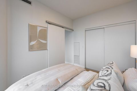 Photo 13 at 4706 - 832 Bay Street, Bay Street Corridor, Toronto