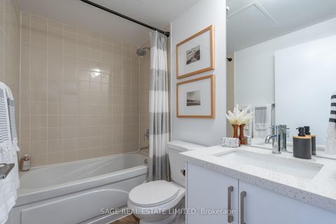 Photo 15 at 4706 - 832 Bay Street, Bay Street Corridor, Toronto