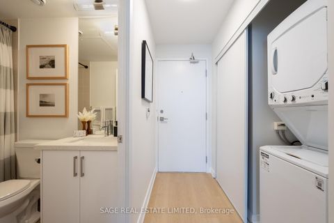 Photo 16 at 4706 - 832 Bay Street, Bay Street Corridor, Toronto