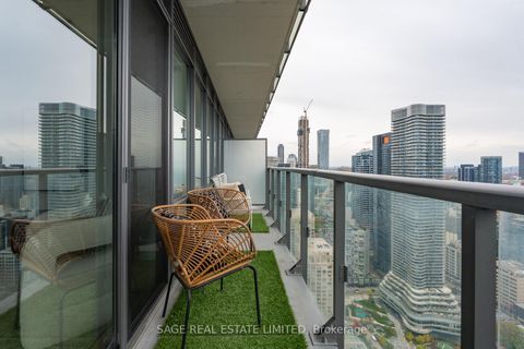 Photo 18 at 4706 - 832 Bay Street, Bay Street Corridor, Toronto