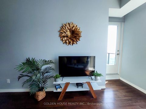 Photo 2 at 2309 - 215 Fort York Boulevard, Niagara, Toronto