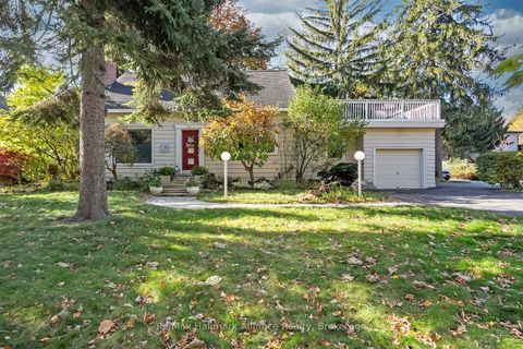 Photo 3 at 42 Chartwell Road, OO Old Oakville, Oakville