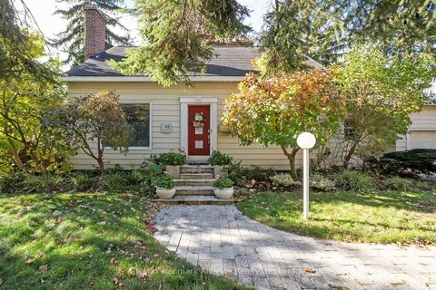 Photo 4 at 42 Chartwell Road, OO Old Oakville, Oakville