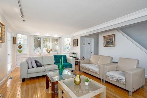 Photo 10 at 42 Chartwell Road, OO Old Oakville, Oakville