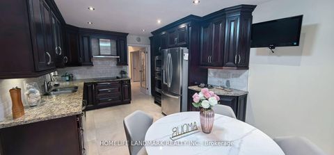 Photo 2 at 12 Clarinda Drive, Bayview Village, Toronto