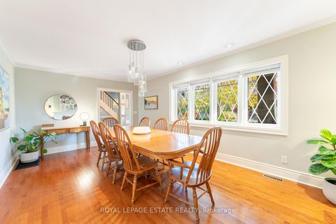 Photo 10 at 6 Bracken Avenue, The Beaches, Toronto