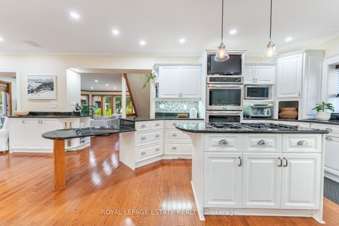 Photo 13 at 6 Bracken Avenue, The Beaches, Toronto