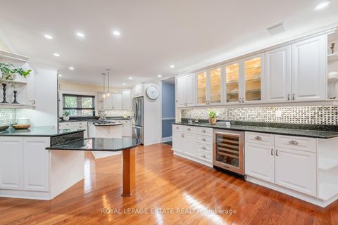 Photo 17 at 6 Bracken Avenue, The Beaches, Toronto