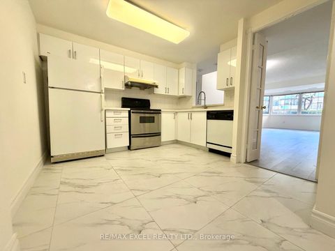 Photo 3 at 608 - 188 Bonis Avenue, Sullivan, Toronto